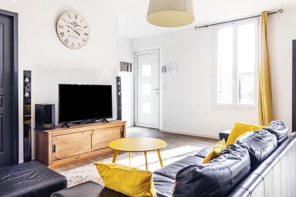 Maison Familiale En Pierre A 10 Min De Bordeaux Bassens  ภายนอก รูปภาพ